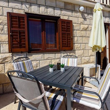 Apartmani Bokin Bol Exteriör bild