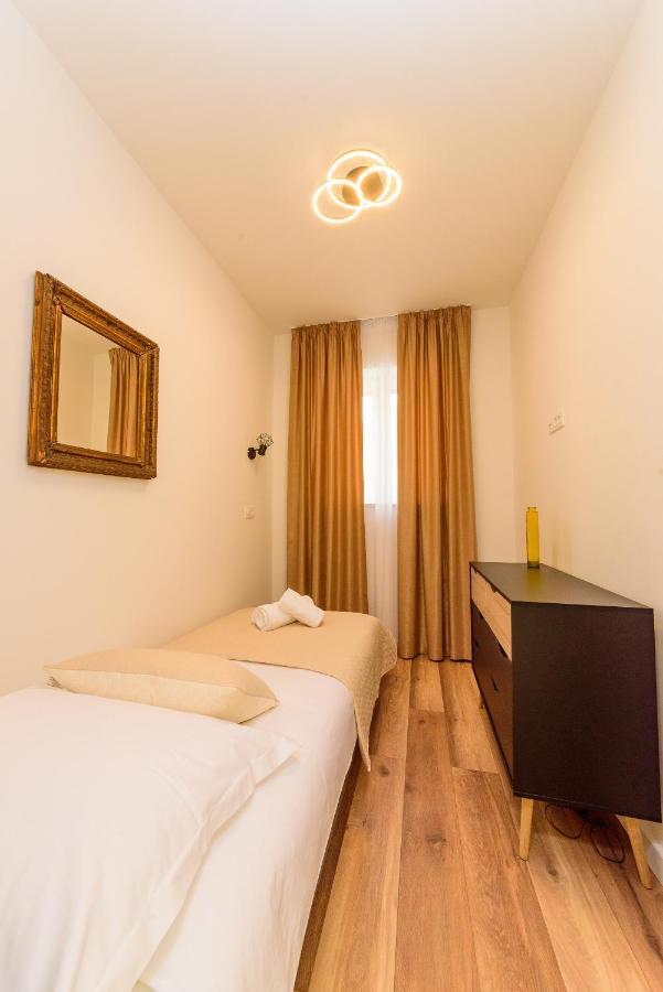 Apartmani Bokin Bol Exteriör bild