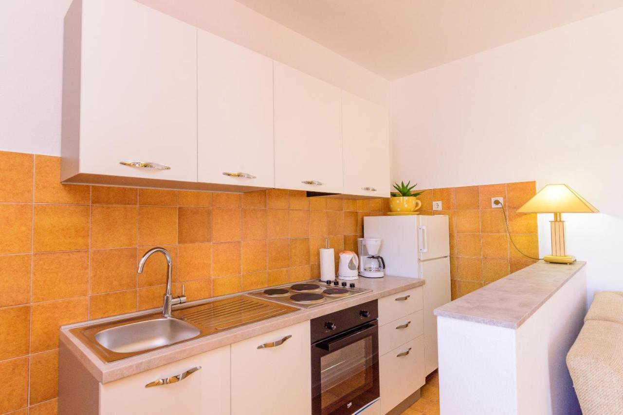 Apartmani Bokin Bol Exteriör bild
