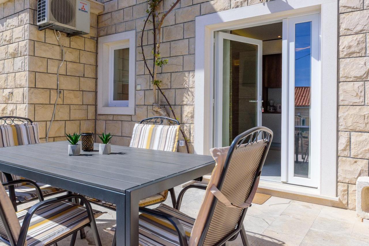 Apartmani Bokin Bol Exteriör bild