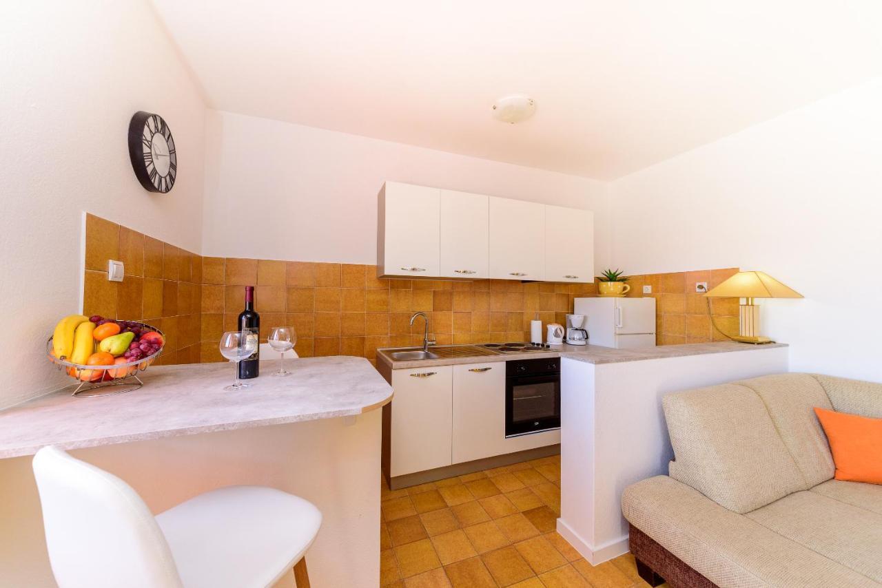 Apartmani Bokin Bol Exteriör bild