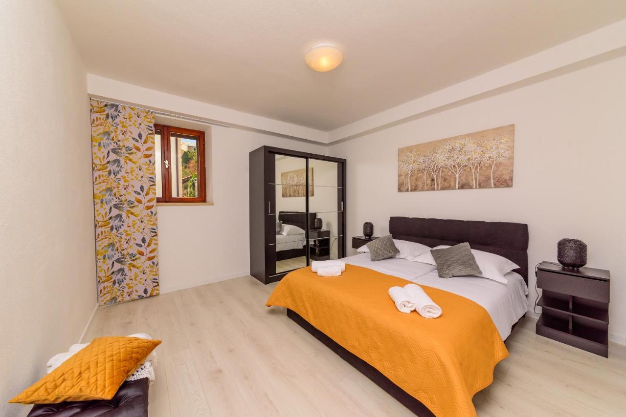 Apartmani Bokin Bol Exteriör bild