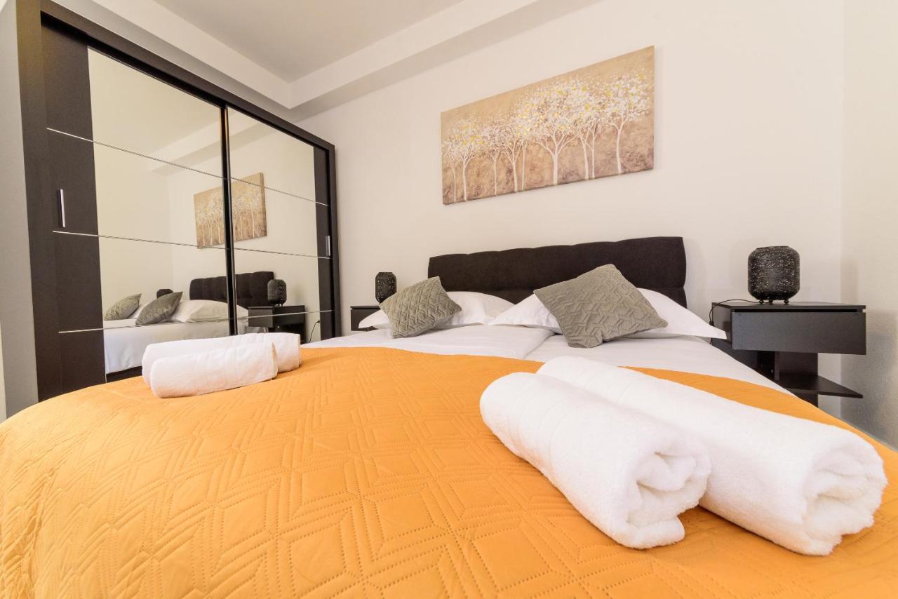 Apartmani Bokin Bol Exteriör bild
